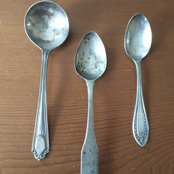 Bundle of 17 Pieces of Vintage Antique Silver Plated Silverware - Picture 3 of 5